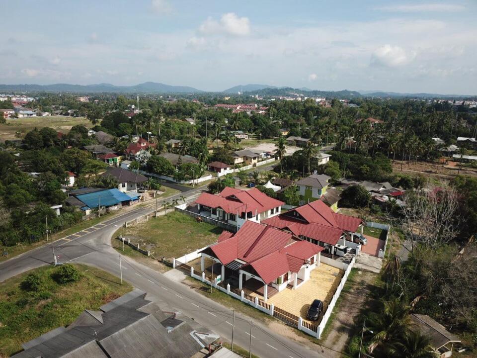 Wan'S Beach Guest House Dungun Extérieur photo