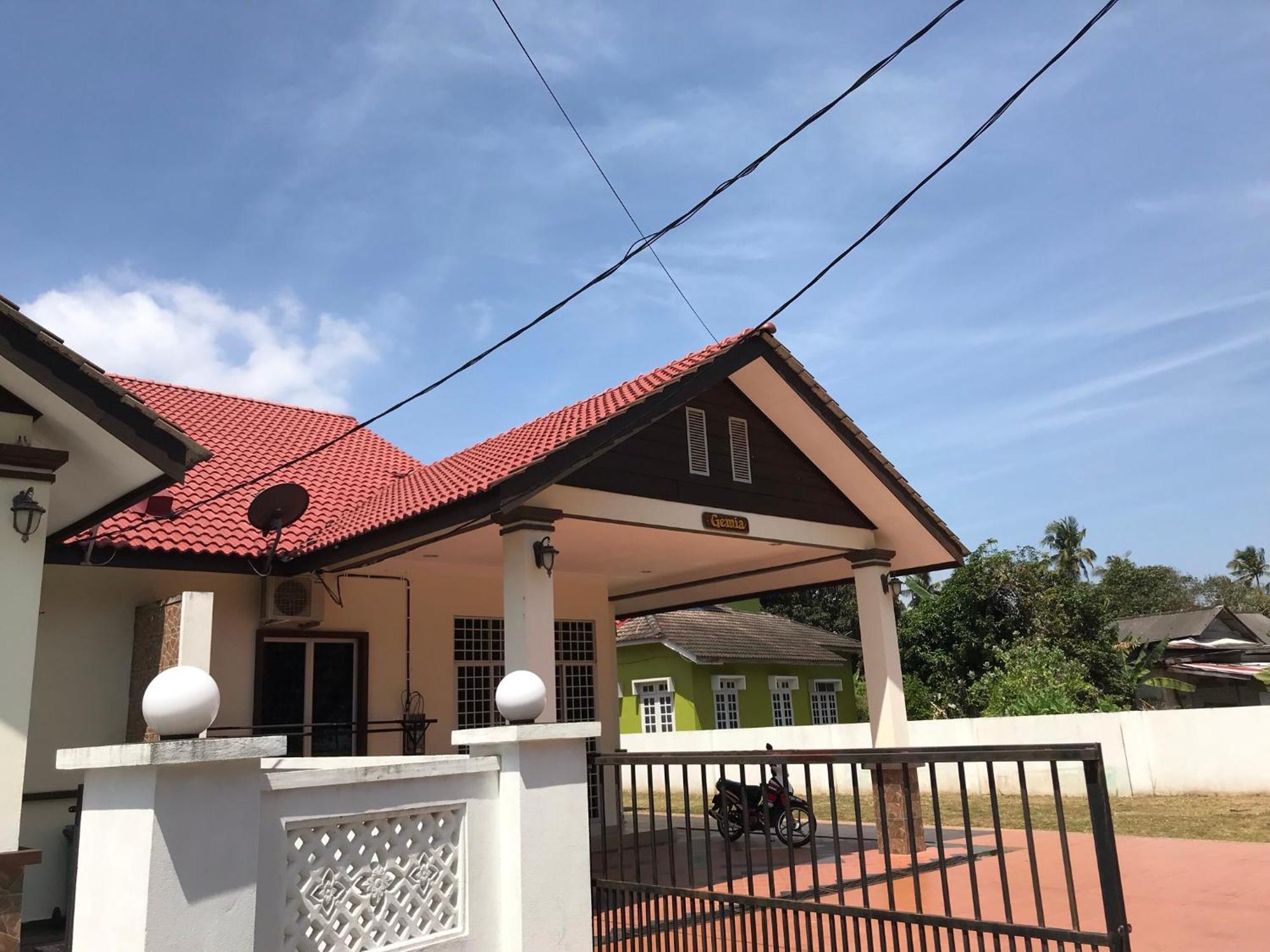 Wan'S Beach Guest House Dungun Extérieur photo