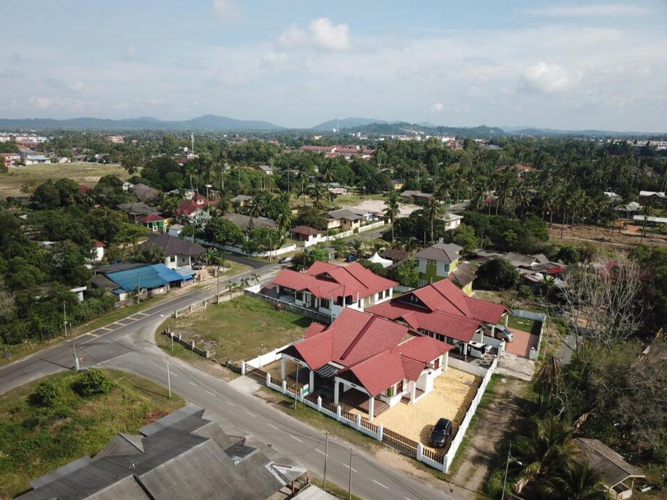 Wan'S Beach Guest House Dungun Extérieur photo